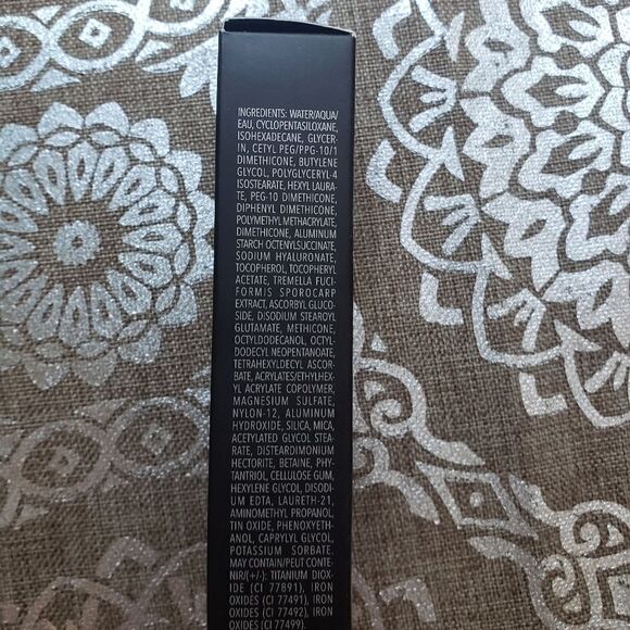 NIB Laura Mercier Foundation- 6N1 Truffle Color - Picture 7 of 10